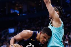 爱游戏体育app-关于马德里竞技发布备战花絮；集结日复出首秀；NBA季后赛任务艰巨；球队文化再被提及的信息-爱游戏体育app