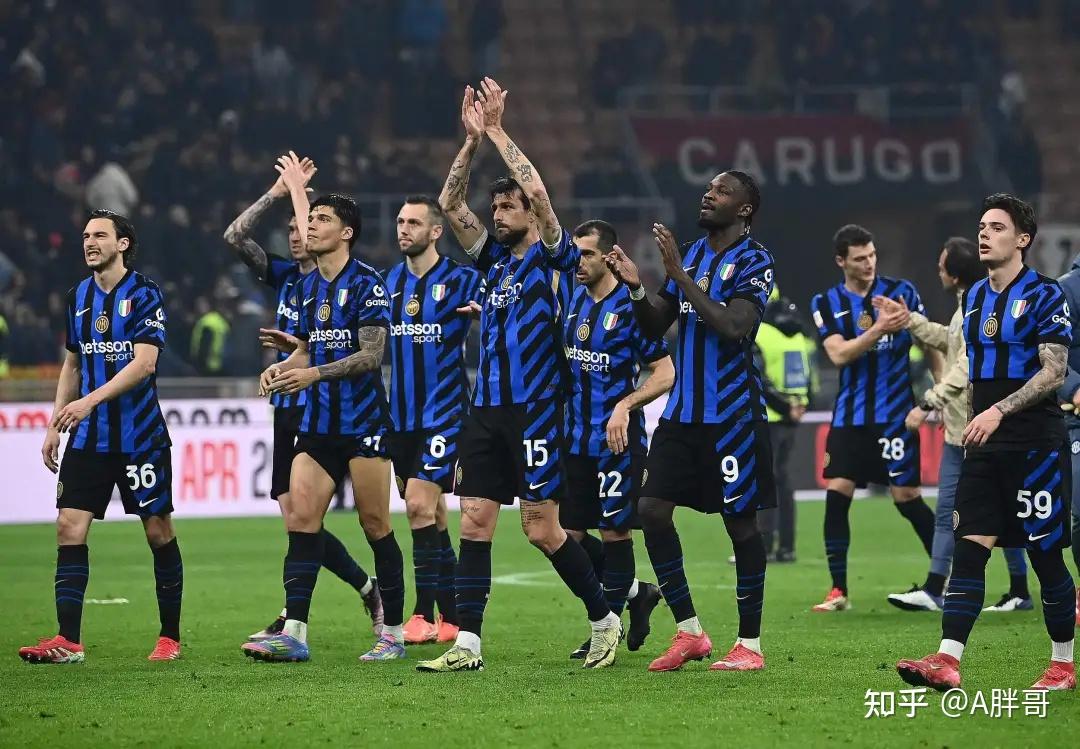 包含亚特兰大迎欧冠关键赛,今晚复出首秀,震撼外界,临场指挥获称赞的词条 包含亚特兰大迎欧冠关键赛,今晚复出首秀,震撼外界,临场指挥获称赞的词条