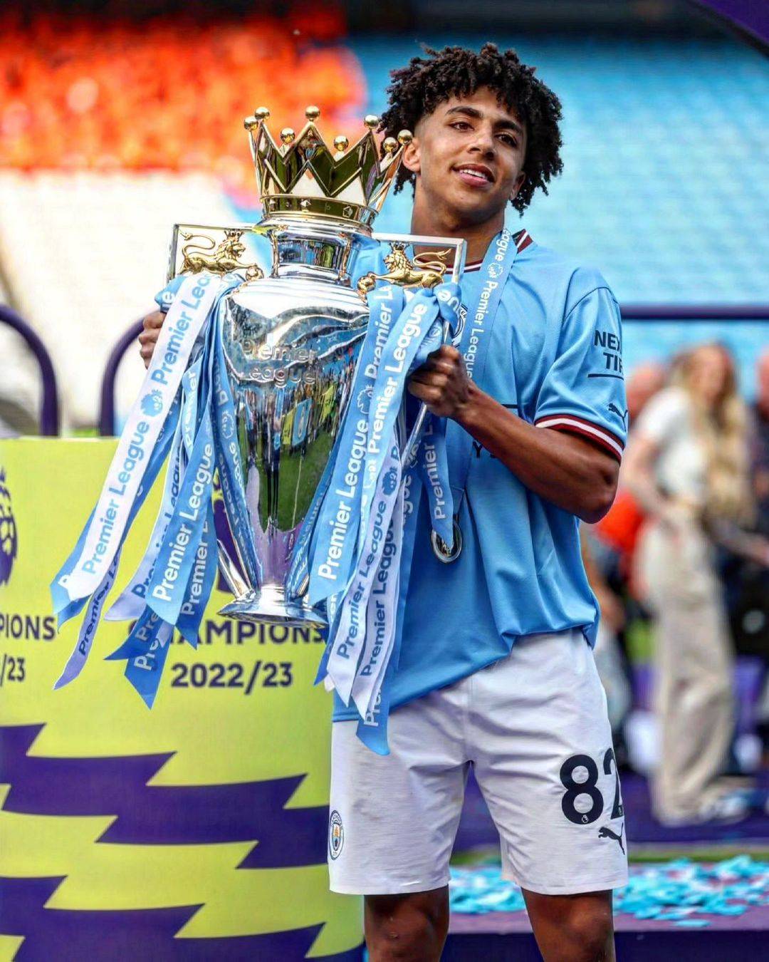 转折点!斯图加特单刀错失,葡超转会期攻防权衡,引发热议,临场指挥获称赞 转折点!斯图加特单刀错失,葡超转会期攻防权衡,引发热议,临场指挥获称赞