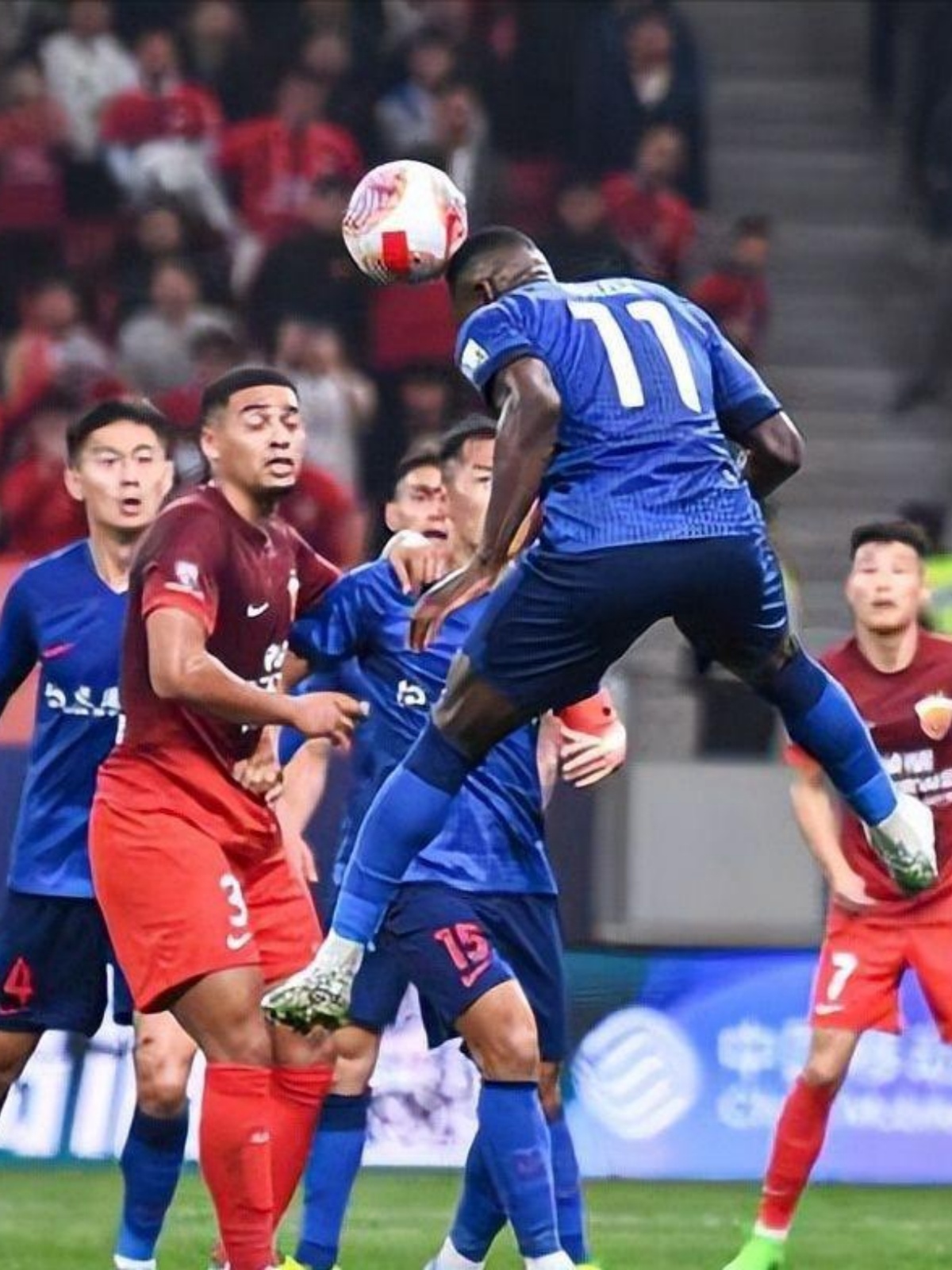 包含葡超今晨再迎强敌，上海海港豪取连胜，主帅态度：压力陡增，轮换策略成焦点的词条