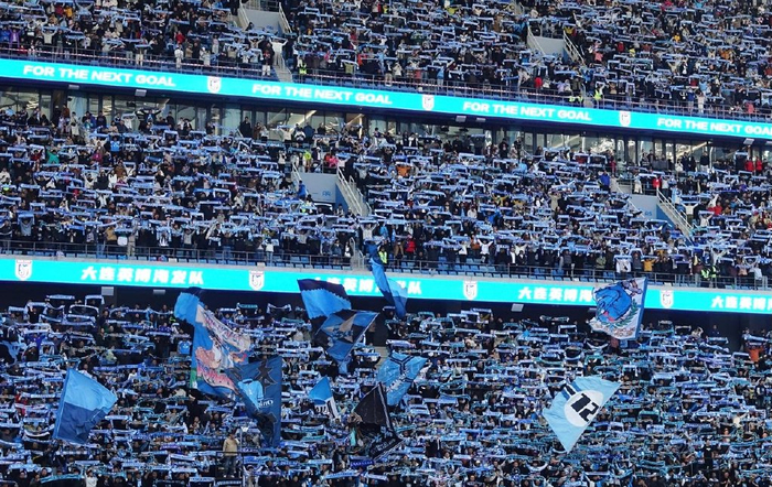 包含上海申花发布备战花絮，今夜队长鼓劲，足总杯任务艰巨，赛程密集仍需轮换的词条