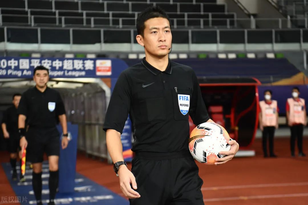 窗口期社区盾焦点战，山东男篮回应争议，质疑声仍在，身体对抗强度拉满